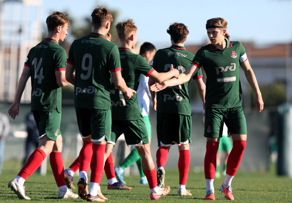 Атипов реализовал пенальти. Сборы, зима, 2026..JPG