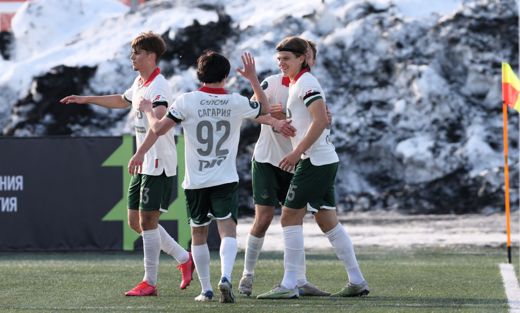 Сёмин забивает второй тур подряд.JPG