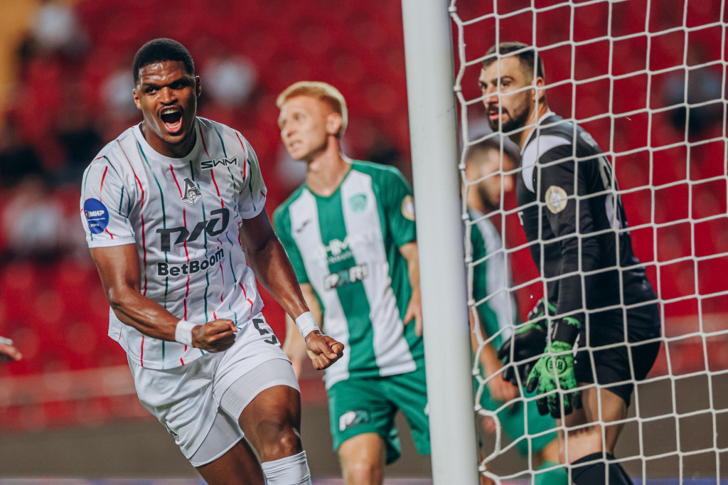 Ньямси забивает Ахмату в первом круге.jpg Ньямси забивает Ахмату в первом круге.jpg