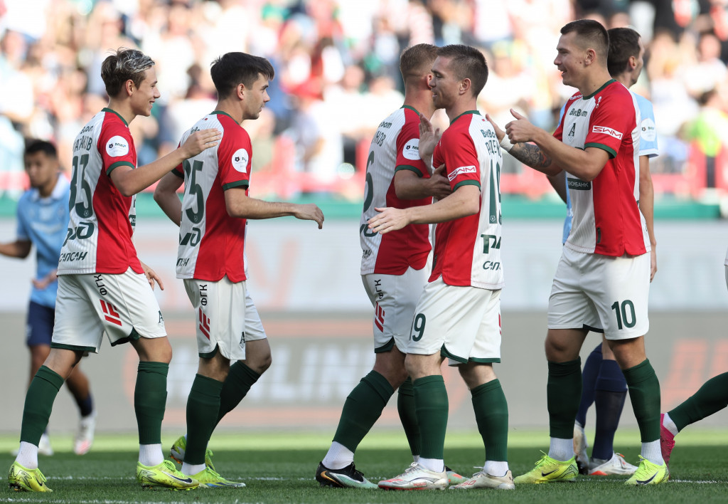 Гол Воробьёва с передачи Пруцева.JPG