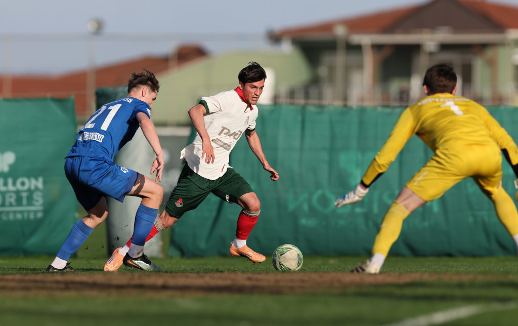 Пилишвили в атаке.JPG