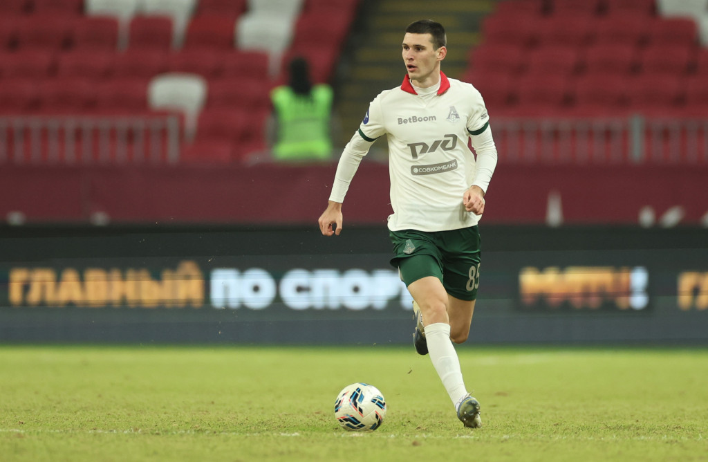 Морозов владеет мячом.JPG