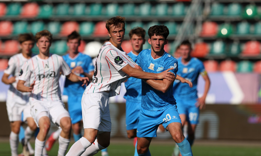 Борьба в штрафной на «Сапсан Арене».JPG