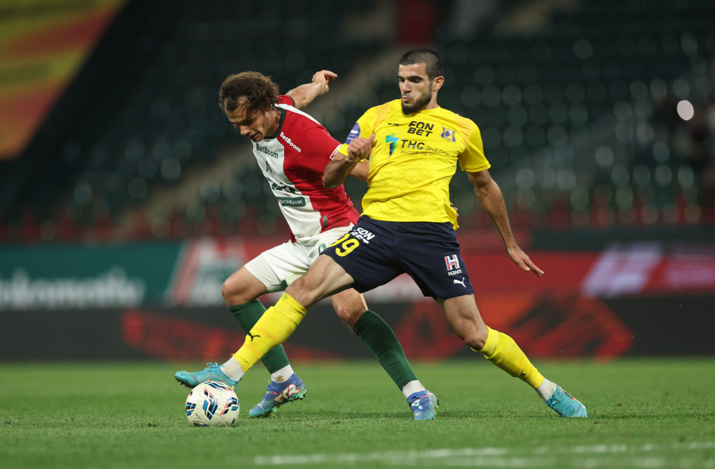 Карпукас и Сулейманов ведут борьбу.JPG