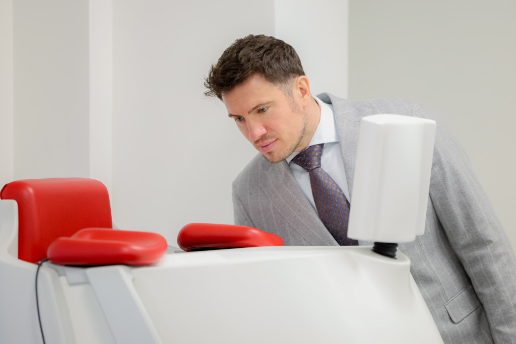 Борис Ротенберг на открытии медцентра.jpg Борис Ротенберг на открытии медцентра.jpg