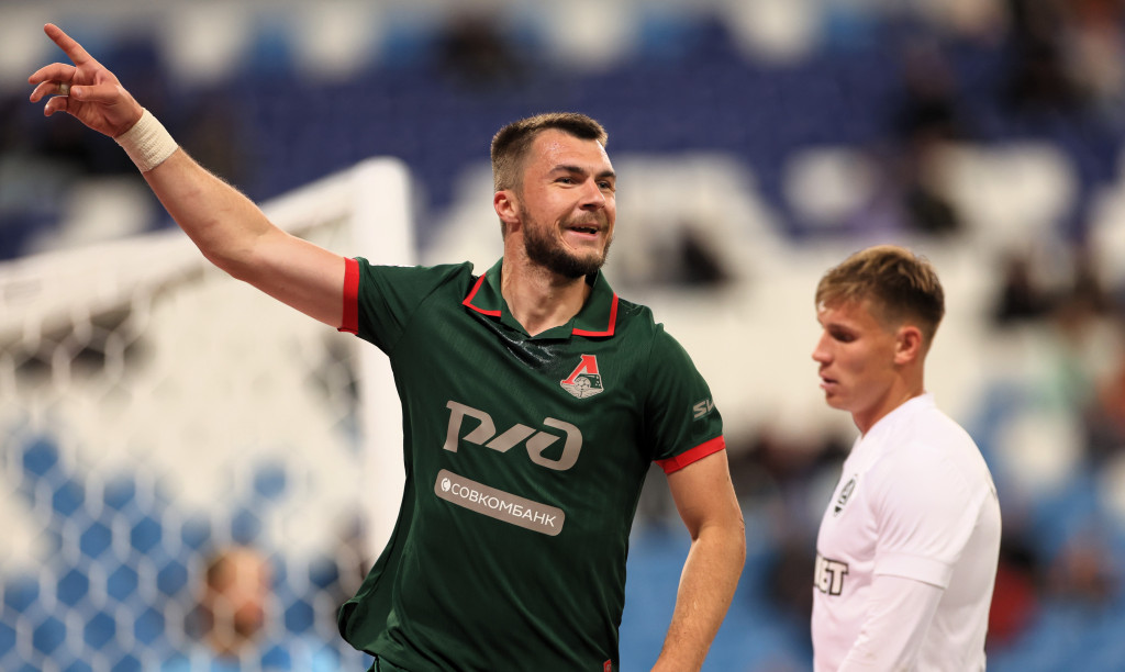 Комличенко оформил дубль в ворота «Акрона».JPG Комличенко оформил дубль в ворота «Акрона».JPG