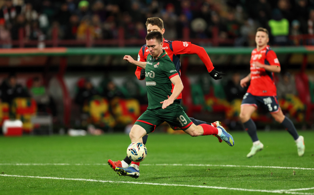 Руденко забил, но гол отменили из-за офсайда.JPG Руденко забил, но гол отменили из-за офсайда.JPG