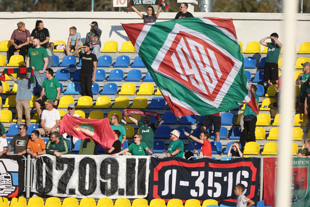 Болельщики «Локомотива» в Жодино.JPG