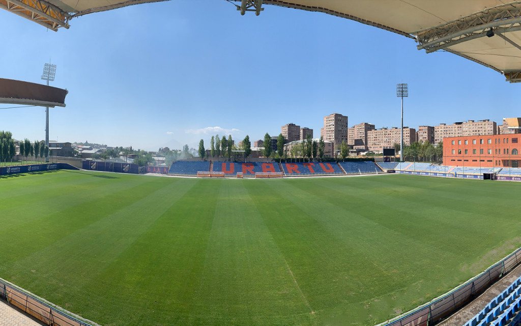 Стадион Урарту.jpg