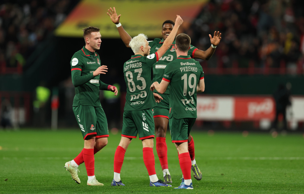 Батраков празднует с командой гол в ворота ЦСКА.JPG Батраков празднует с командой гол в ворота ЦСКА.JPG