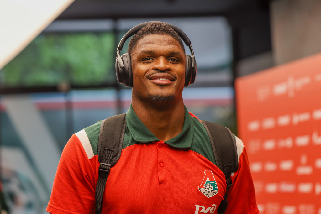 Ньямси перед игрой.jpg Ньямси перед игрой.jpg