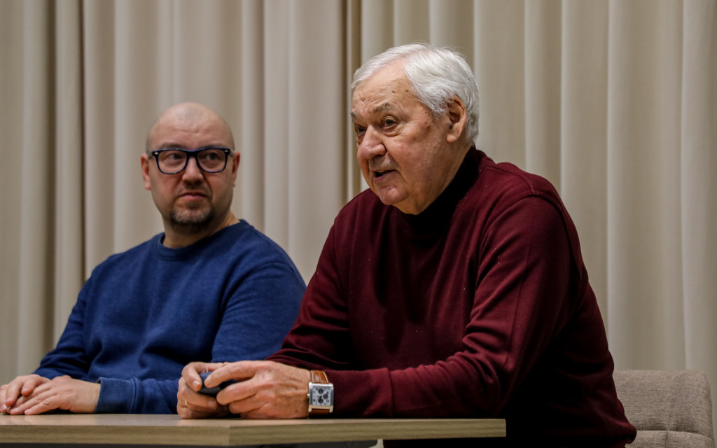 Анатолий Пискунов (справа).jpg