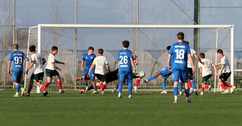 Сейвы вратаря. Станислав Нужа.JPG