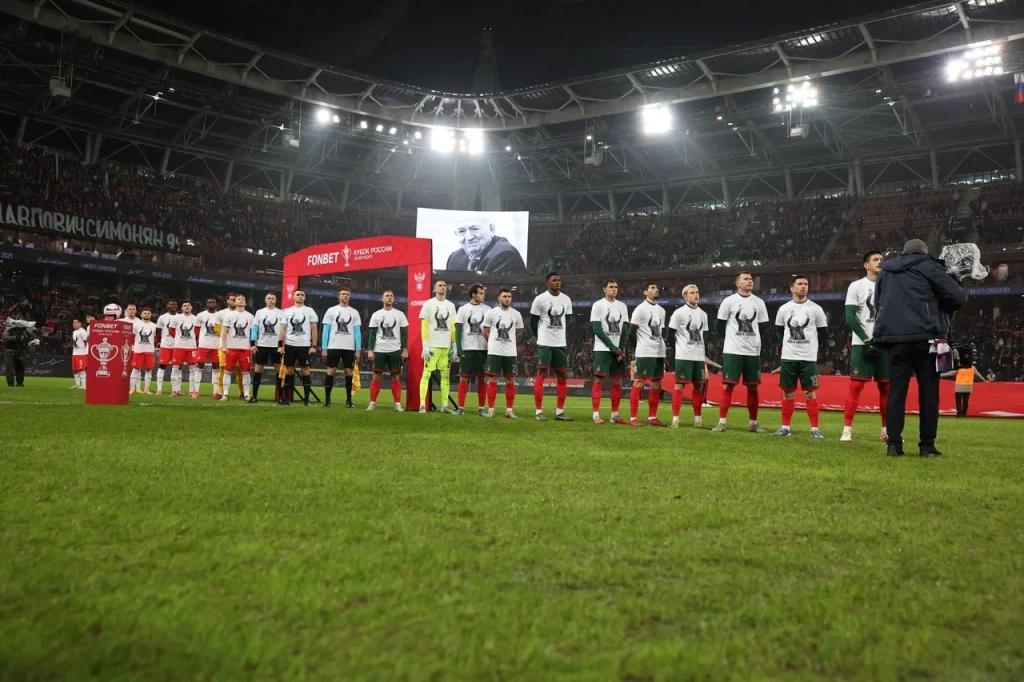 Минута молчания в память о Симоняне.JPG