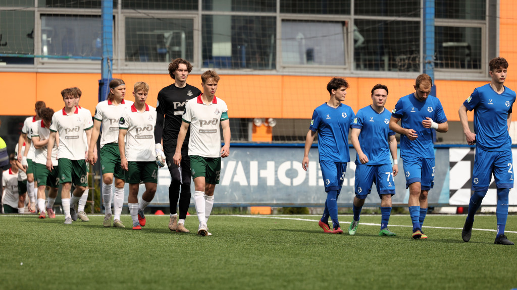 Выход команд на «Арену Чертаново».JPG