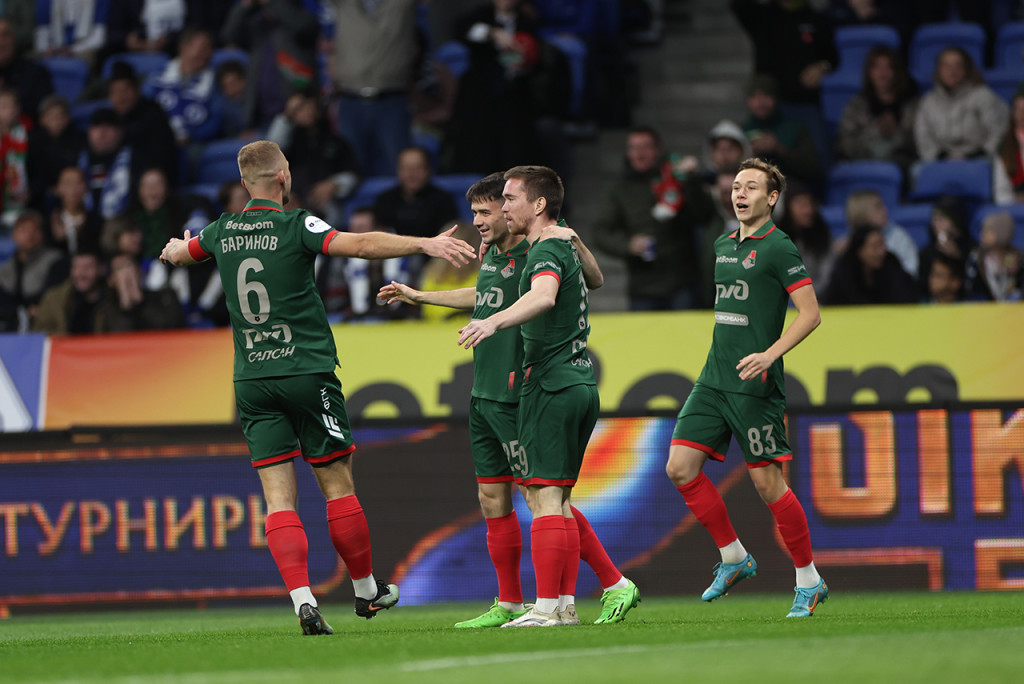 Пруцев празднует первый гол.jpg Пруцев празднует первый гол.jpg