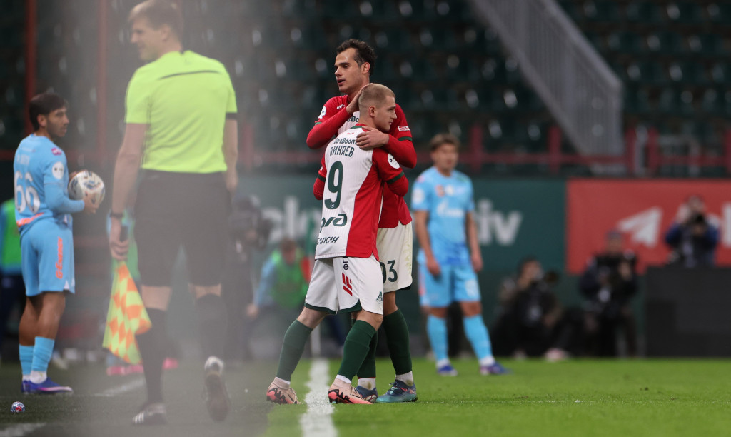 Сергей Пиняев вышел на замену.JPG