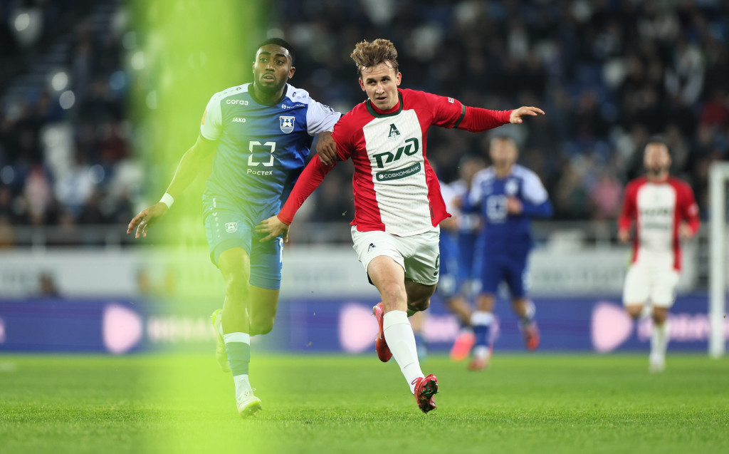 Мялковский в борьбе за мяч.JPG Мялковский в борьбе за мяч.JPG