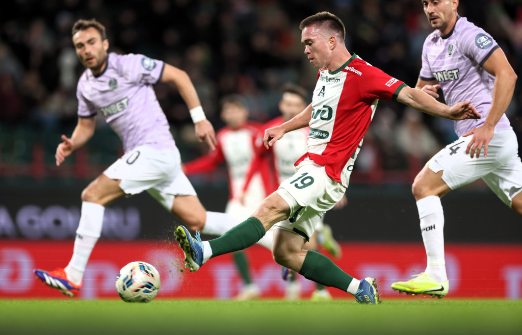 Голевой удар Руденко.JPG