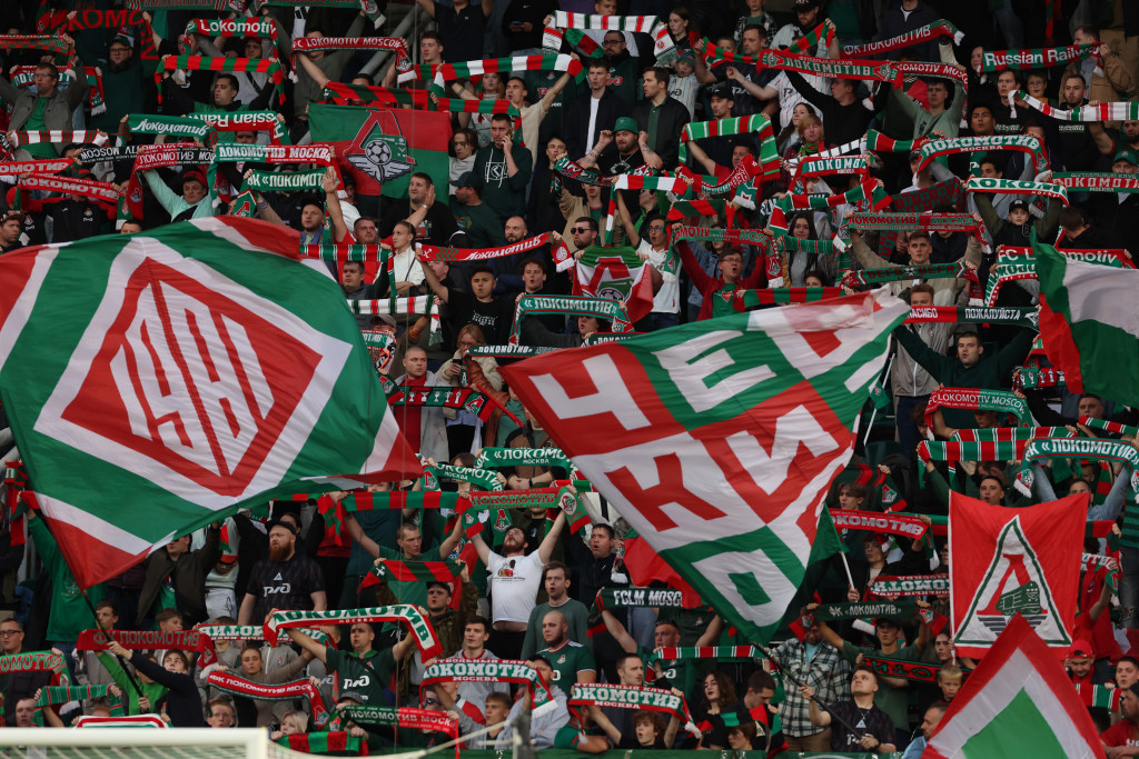 Болельщики на кубковом матче против «Акрона».JPG