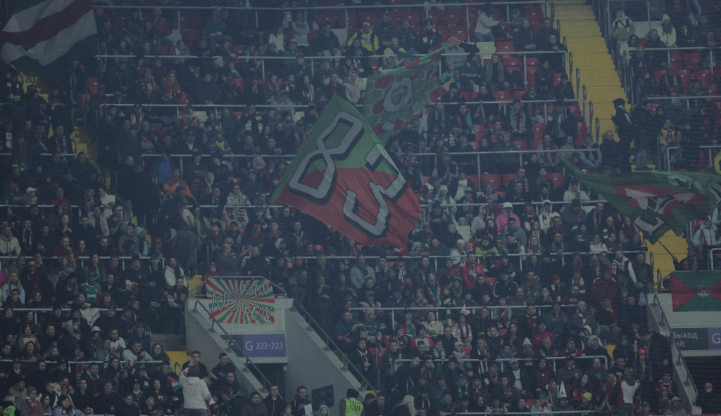 Наши фанаты на «Лукойл Арене».JPG