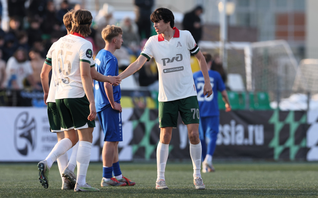 Артём Сильнов оформил дубль.JPG