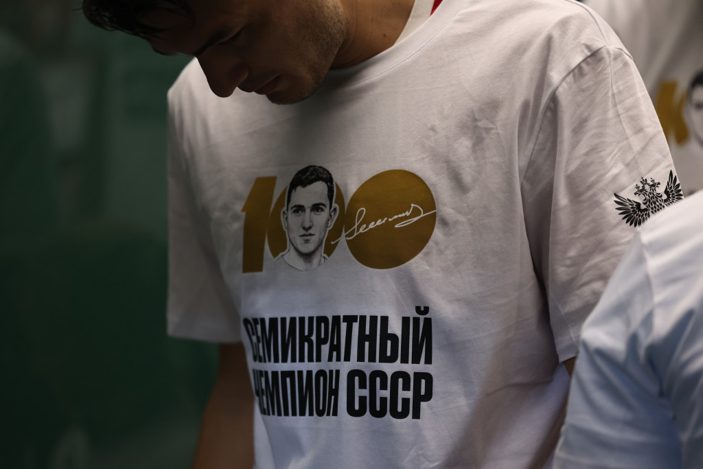 Памятные майки в память о Никите Симоняне.JPG