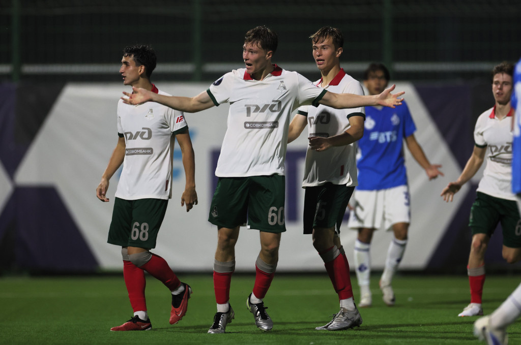 Белотелов оформил дубль за молодёжку.JPG