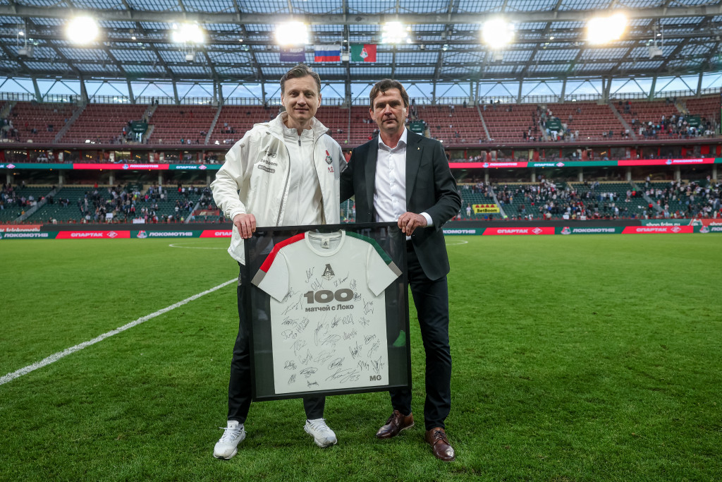 ГАЛАКТИОНОВ 100 матчей.jpg