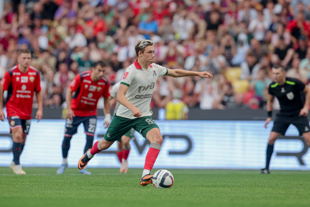 Батраков бьёт с точки.jpg