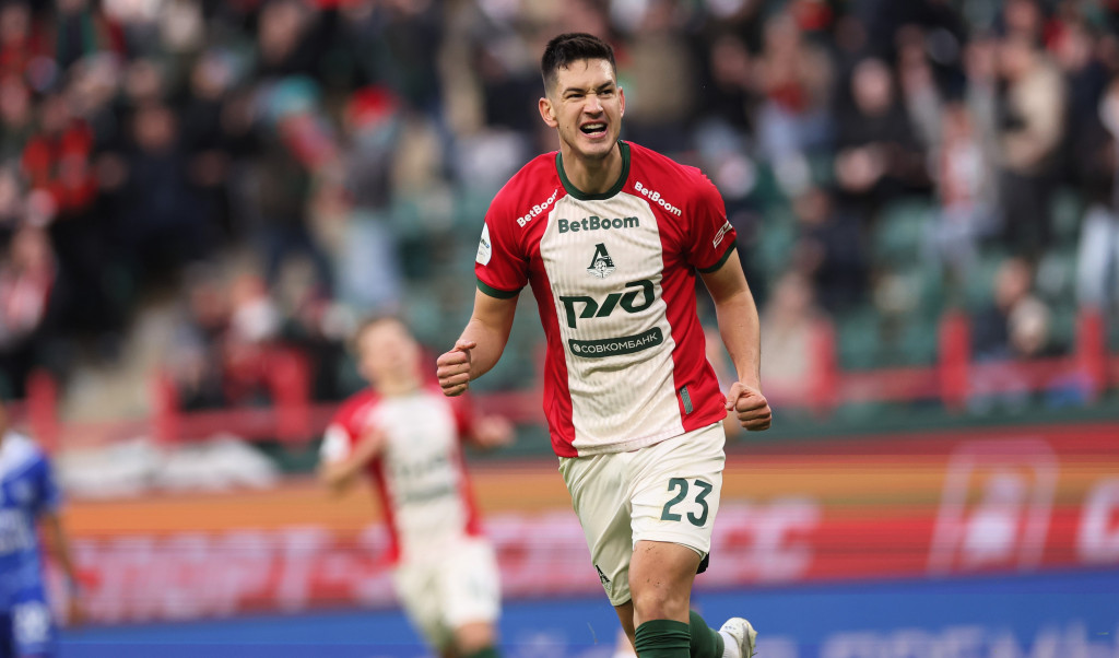 Сесар Монтес отмечает гол.JPG