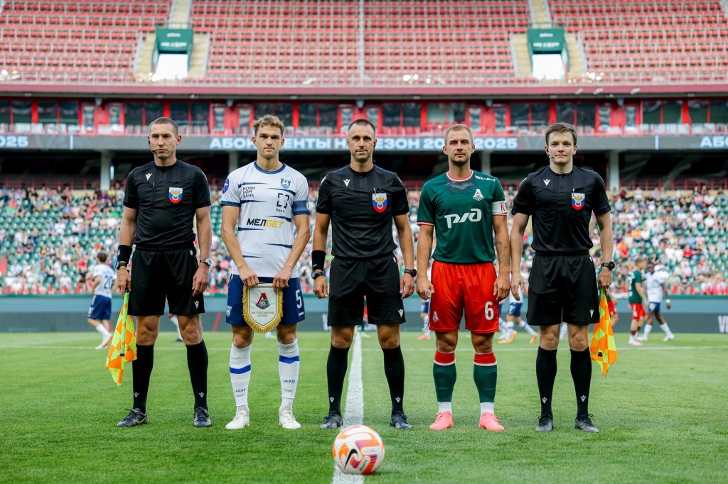 Перед матчем с «Балтикой».jpg Перед матчем с «Балтикой».jpg