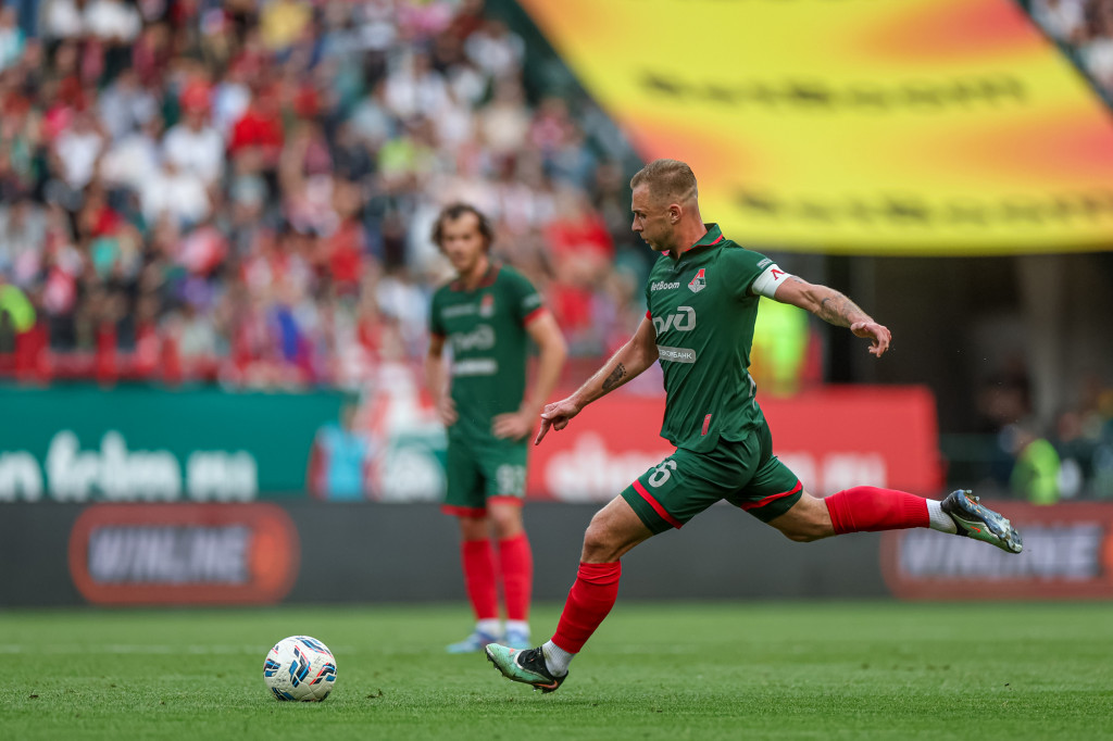 Удар Дмитрия Баринова со штрафного.jpg